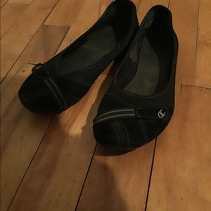 Black athletic flats
